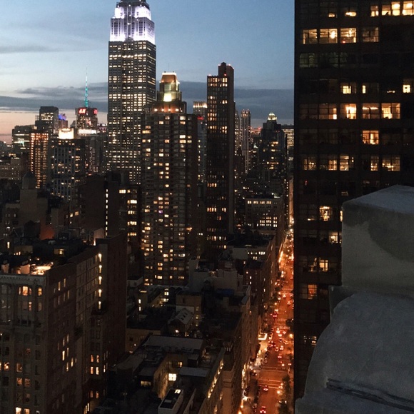 Profile Picture of Alex V (@alexandravznx) on Poshmark