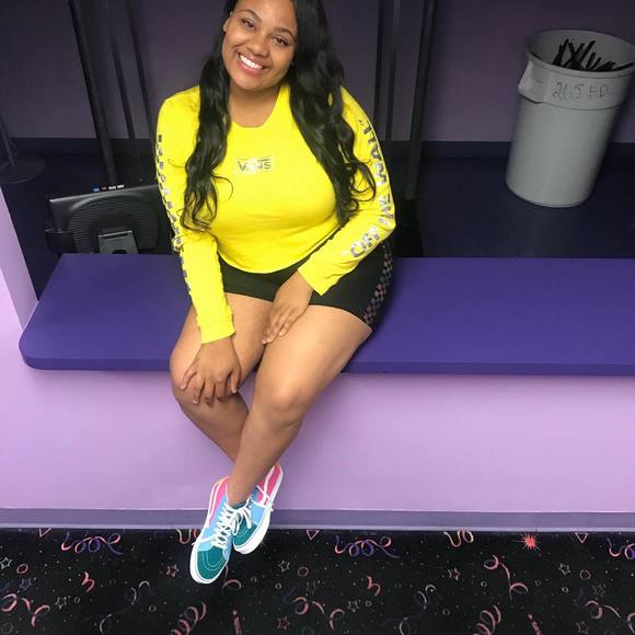 Profile Picture of Assata Dotson (@sata01) on Poshmark