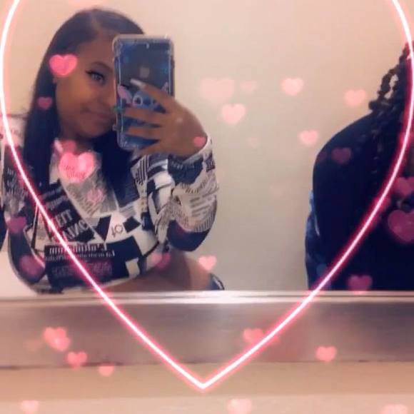 Profile Picture of Chuchi Cosey (@chuchi__12) on Poshmark