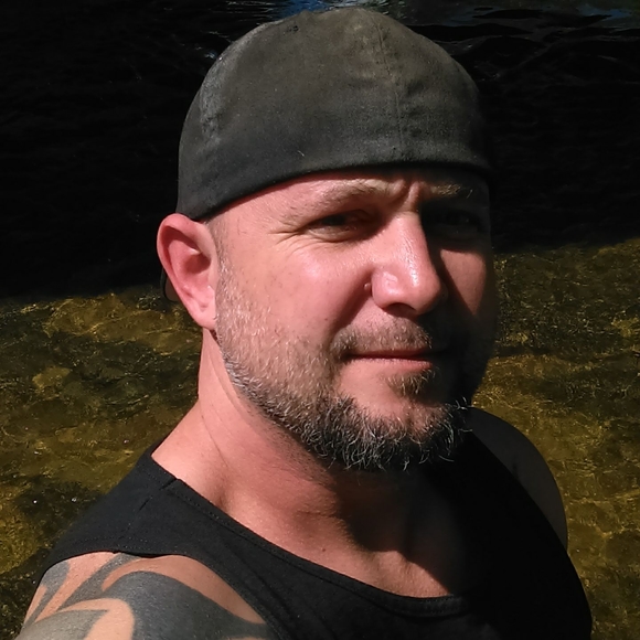 Profile Picture of Jeff Bradshaw (@jlbradshaw1980) on Poshmark