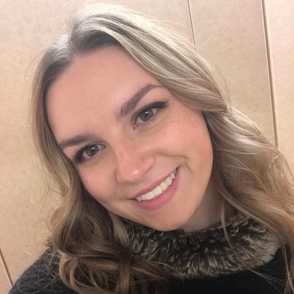 Rebecca Corsaletti - Poshmark Profile Picture of Rebecca Corsaletti (@rebeccanovic710) on Poshmark