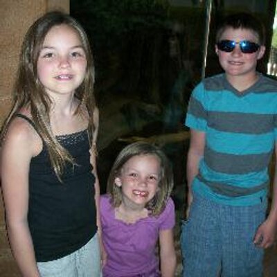 Profile Picture of Rachel Geist (@ray_geist) on Twitter