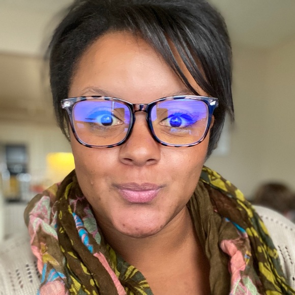 Profile Picture of Lorén Jenkins (@lj6113) on Poshmark
