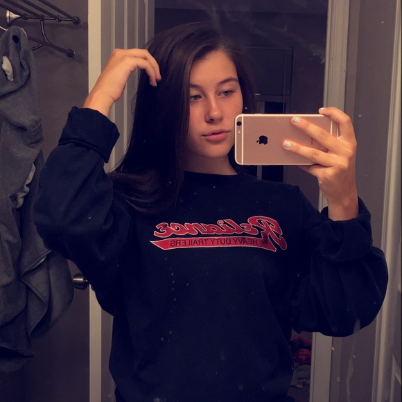 Profile Picture of Bridgette Malakowsky (@bridgettegrayce) on Poshmark