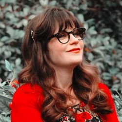 Profile Picture of Veronica Potts (@BakingPotts) on Twitter