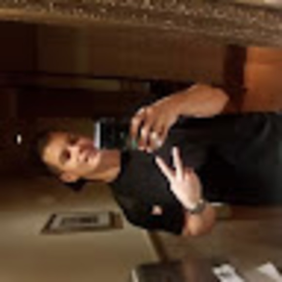 Profile Picture of Matthew Hitchens (@hitchens44) on Poshmark