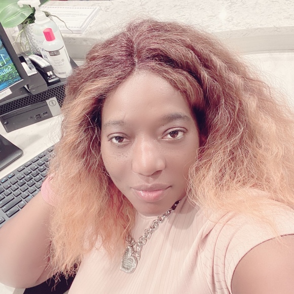 Profile Picture of Carline Alexandre (@carlinealexa468) on Poshmark