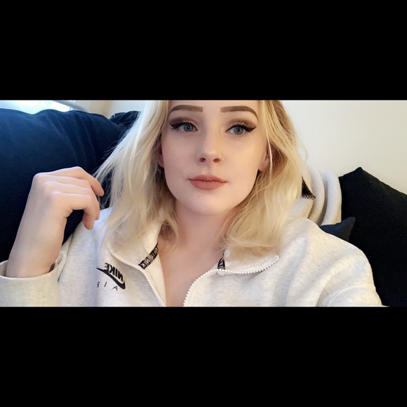 Profile Picture of Kali Rushing (@kalimariexoxo) on Poshmark