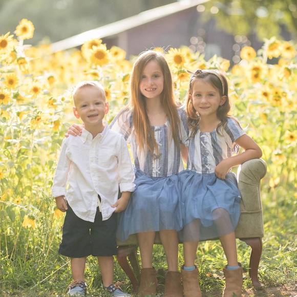 Profile Picture of Loni Mcnany (@lonimcna) on Poshmark