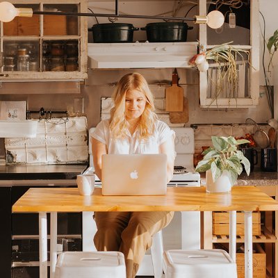 Profile Picture of Marianne Wright (@mariannelitman) on Twitter