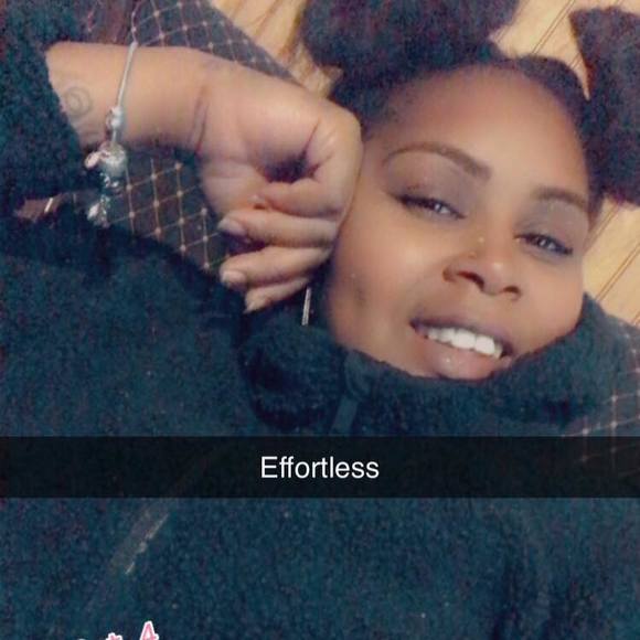 Profile Picture of Shawna Wilkins rma (@shetoocool) on Poshmark