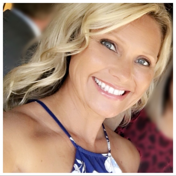 Profile Picture of Kim Reimer (@kpr76) on Poshmark
