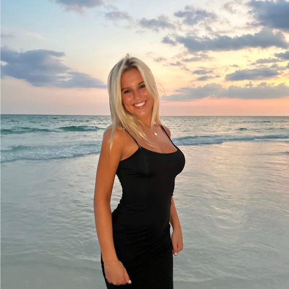 Profile Picture of Taylor Bergner (@taylorbergner08) on Poshmark