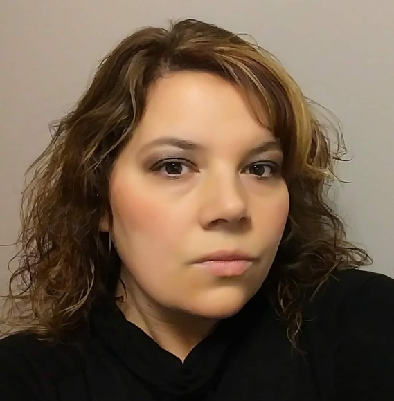 Profile Picture of Nikki Delamarter (@nikki0329) on Poshmark