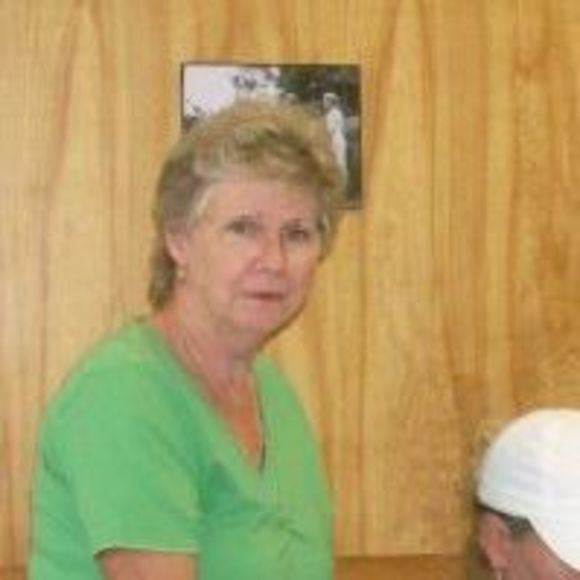 Profile Picture of Faye Lokey (@fayelokey34) on Poshmark