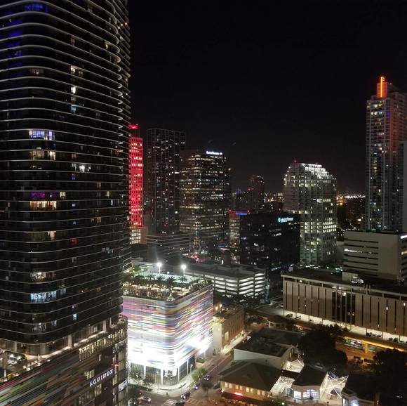 Profile Picture of Moki Sakri (@mokisakri) on Poshmark