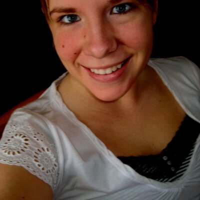 Profile Picture of Whitney Shea (@swimmin_chic) on Twitter