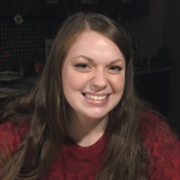 Profile Picture of Katie Clarkin (@katieclarkin4) on Poshmark