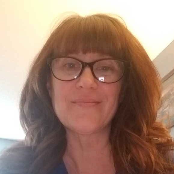 Profile Picture of Donna Bolton (@frost6255) on Poshmark