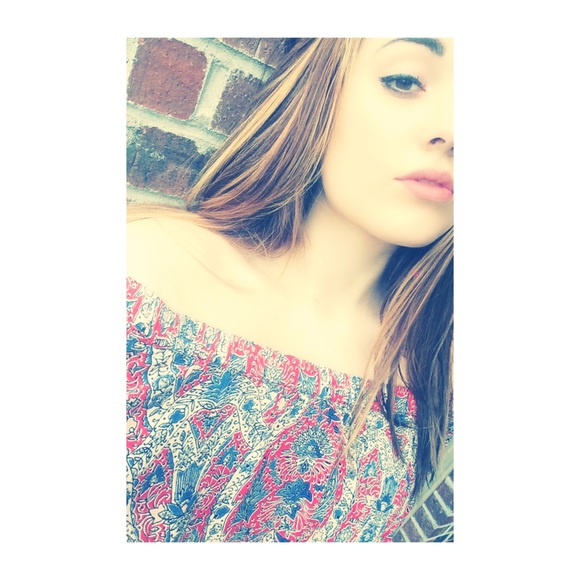 Profile Picture of Ash Nickell (@acnick) on Poshmark