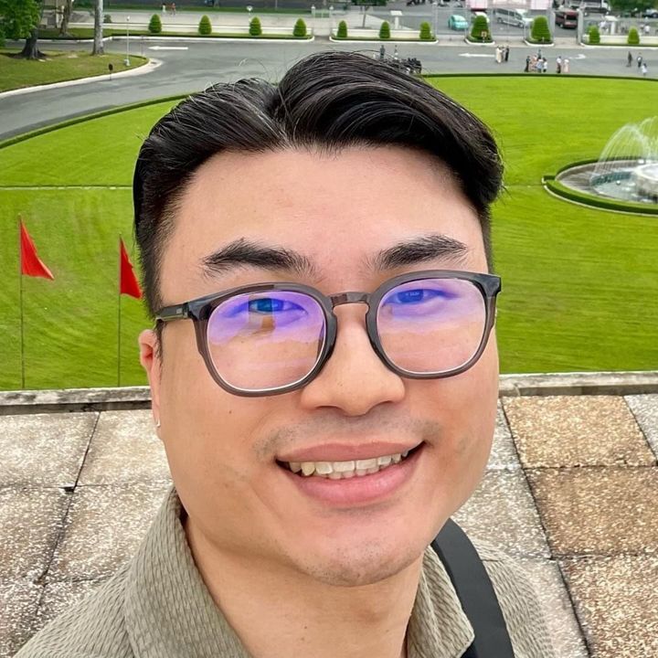 Profile Picture of Howard Quach (@howardsquash) on Tiktok