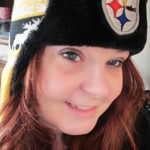 Profile Picture of Amber Burright (@amberburright) on Poshmark