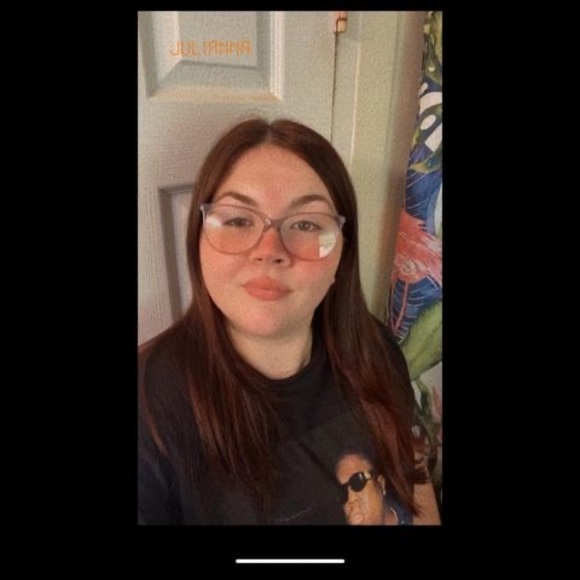 Profile Picture of Julianna Tolliver-angel (@julianna0702) on Poshmark