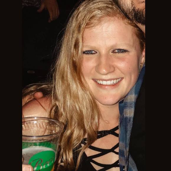 Abbi Uhrich - Poshmark Profile Picture of Abbi Uhrich (@abbisuhrich) on Poshmark