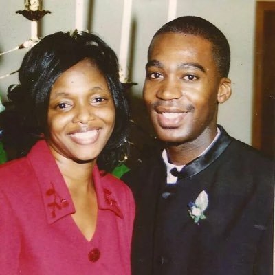 Profile Picture of ALICE ROGERS (@alicerogers69) on Twitter