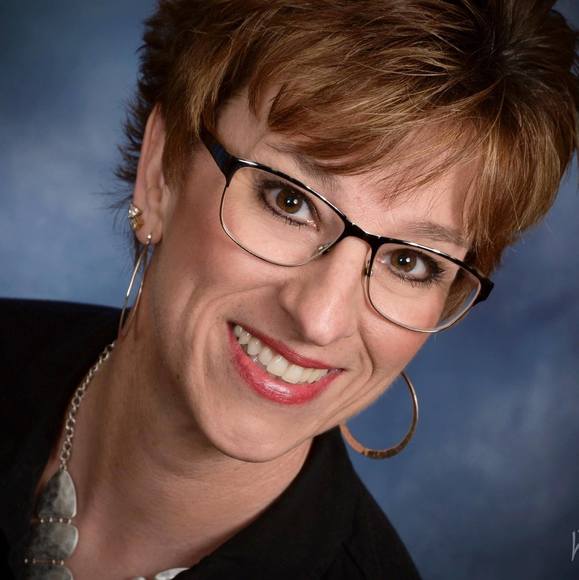 Profile Picture of Tina Oswald (@jayoswald) on Poshmark