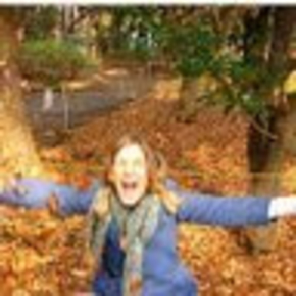 Profile Picture of Jme Holub (@jmeholub) on Poshmark