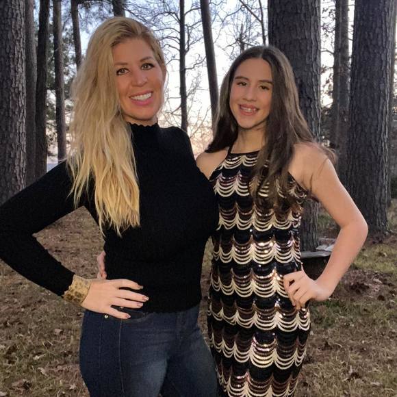 Profile Picture of Sunny Martinka (@sunnymsimons) on Poshmark