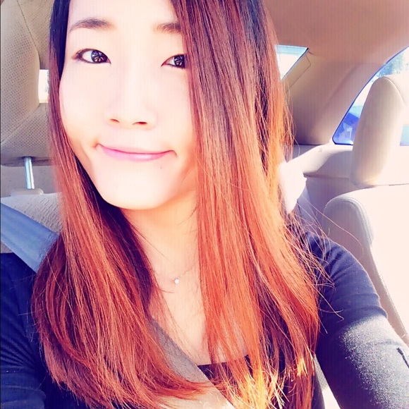 Profile Picture of Bomin Kim (@bomean) on Poshmark
