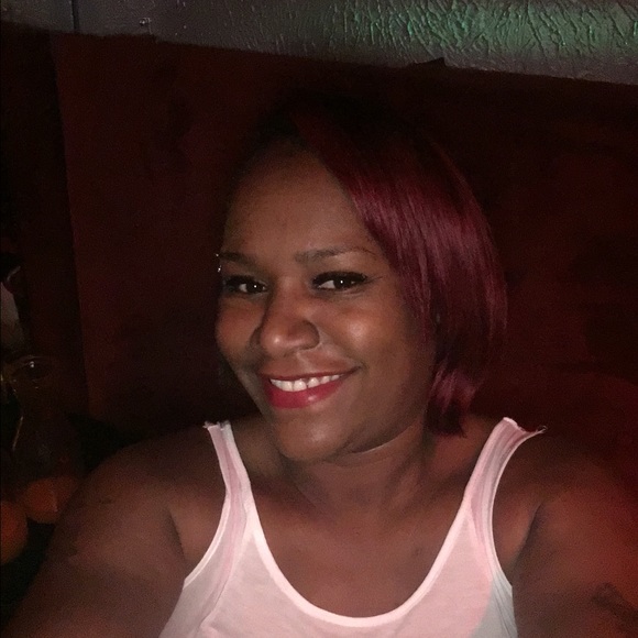 Profile Picture of Sherita Freeman (@sherita1975) on Poshmark