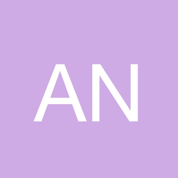 Profile Picture of Amanda Nugent (@amandanugent524) on Poshmark