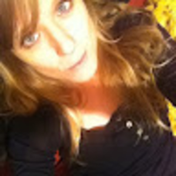 Profile Picture of Jennifer Krasner (@jenniferkrasner) on Poshmark