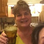 Profile Picture of Susan Fulton Schmelick (@suzschmelick) on Instagram