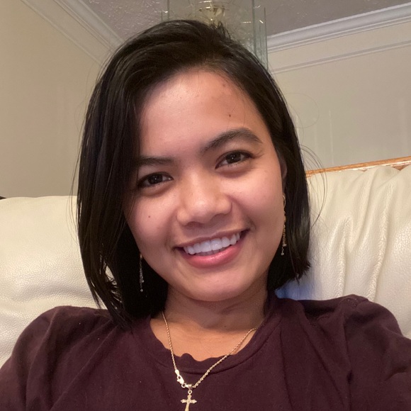 Profile Picture of Beverlyn Liming (@bevliming) on Poshmark