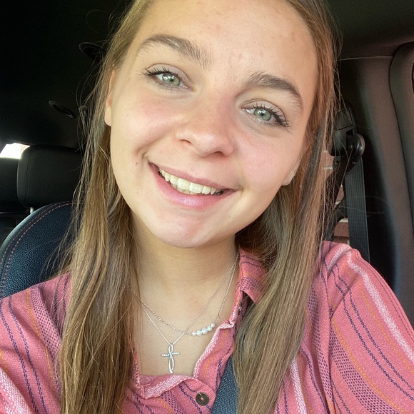 Profile Picture of Kalla Rushing (@kallarushing) on Poshmark