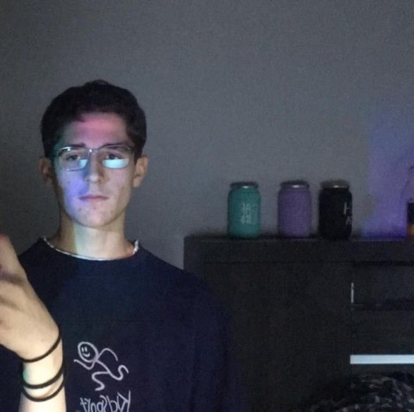 Profile Picture of Nathan Barth (@bvrth) on Poshmark