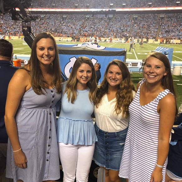 Profile Picture of Taylor Glowaski (@tglow33) on Poshmark