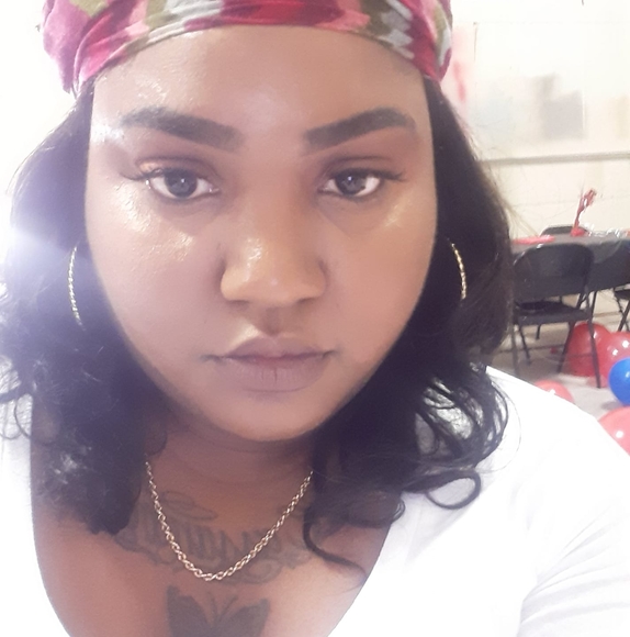 Profile Picture of Cassandra Ferguson (@cassandra89o) on Poshmark