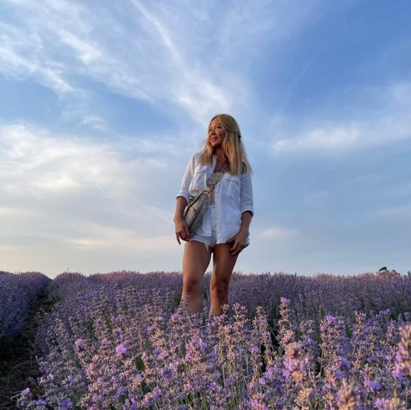 Mariana Gill - Poshmark Profile Picture of Mariana Gill (@glorimaria) on Poshmark