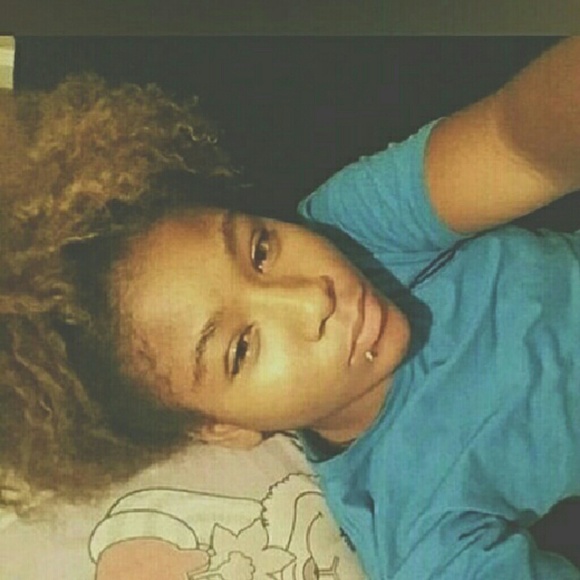 Profile Picture of Nae Dugas (@lesbinae) on Poshmark