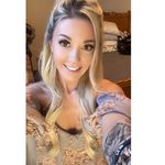 Profile Picture of hollydeanne (@hollydeanne) on Instagram