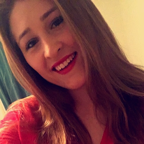 Profile Picture of Rielle Dopke (@rielledopke) on Poshmark