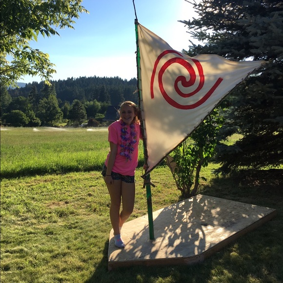 Profile Picture of Kylie Poulson (@ky_faith_4) on Poshmark