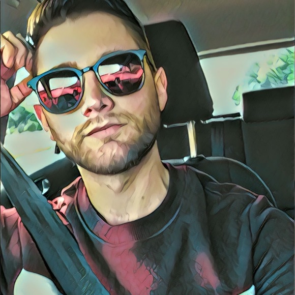 Profile Picture of Michael Grieser (@michaelgrieser) on Poshmark
