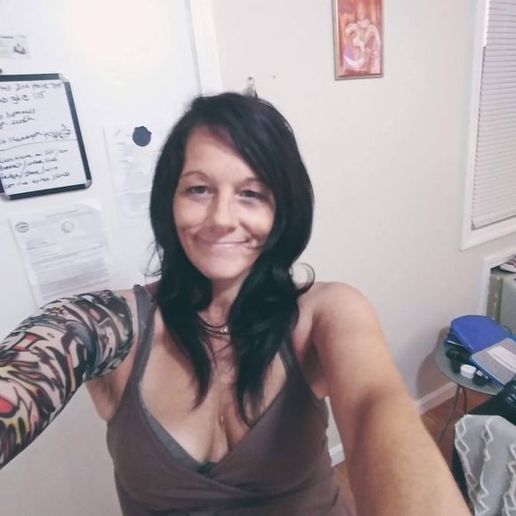 Profile Picture of Andrea Bisbano (@abisbano9) on Poshmark