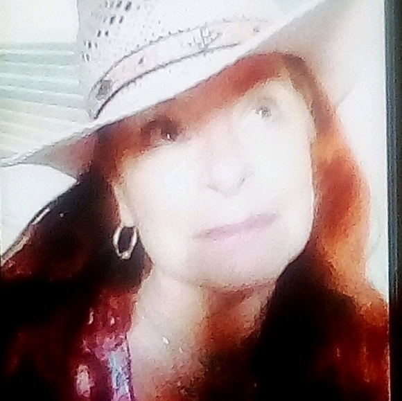 Profile Picture of Marjorie Blinstrub (@dolcezzafitness) on Poshmark